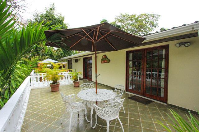 Hibiscus House Bed And Breakfast Contadora Island Exterior foto